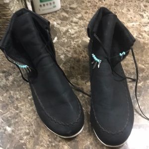 Black woman’s moccasins xl 11